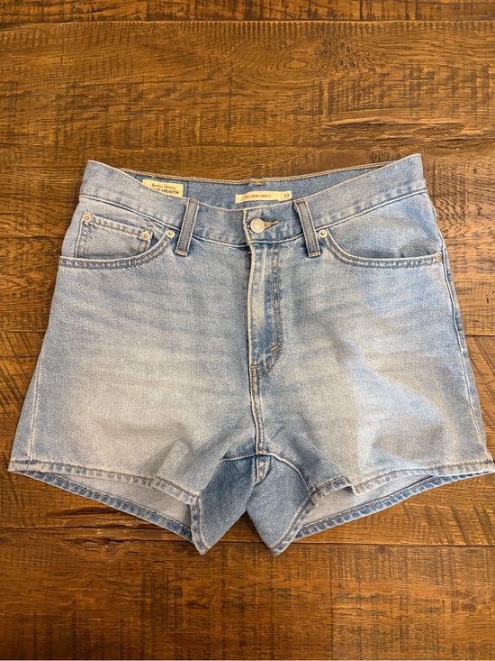 Levi's Pants - Levi’s 80s Mom Lightweight Shorts